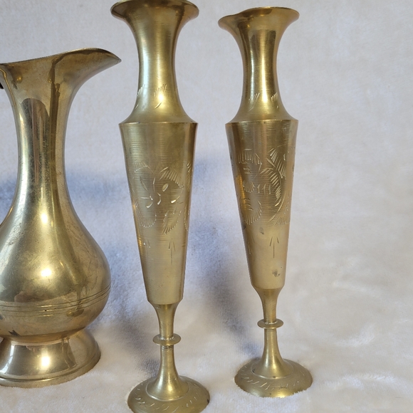 Indian brass lot of bud vases mid century modern ethnic decor - Picture 2 of 7